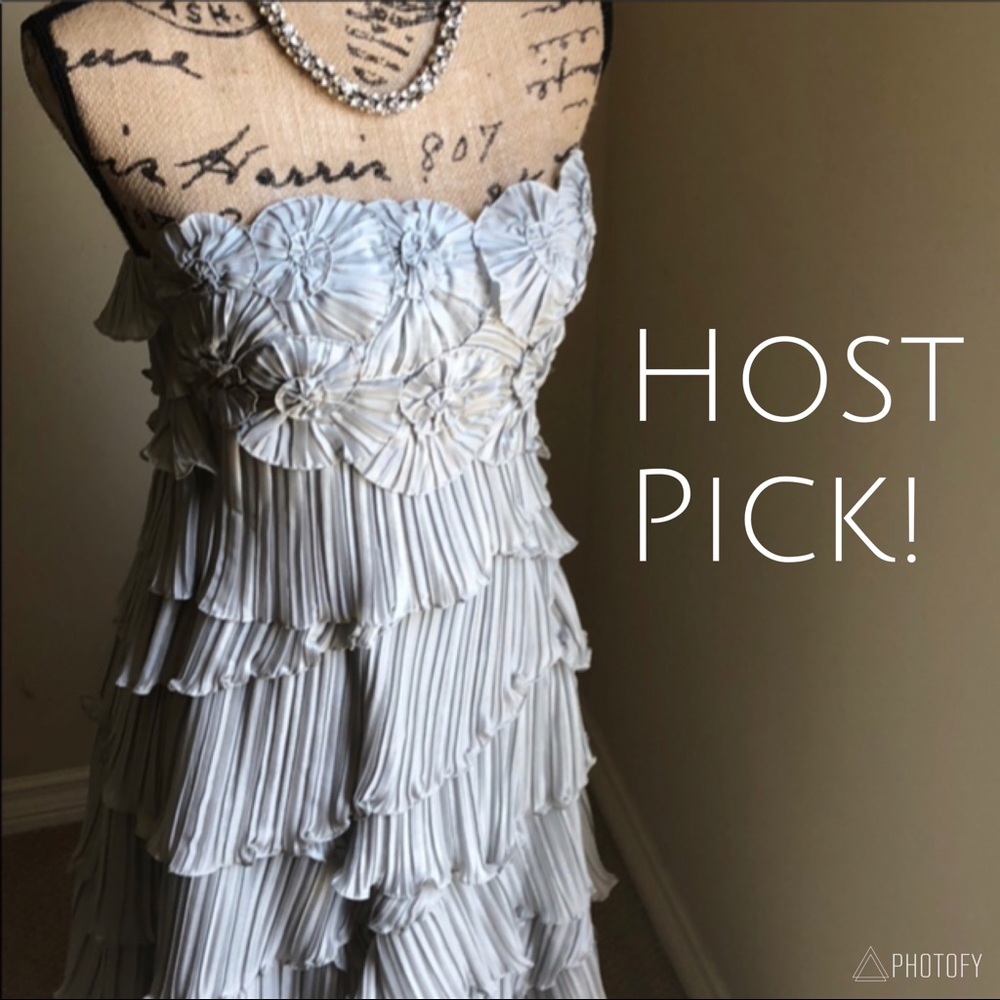 ❄️SALE❄️ BCBG Maxazria strapless tiered dress